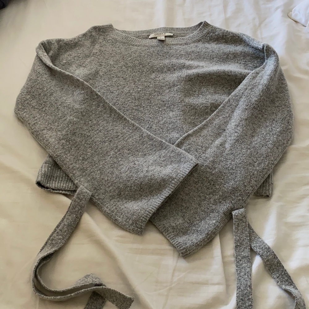 Forever 21 crop sweater with balloon sleeve ties
